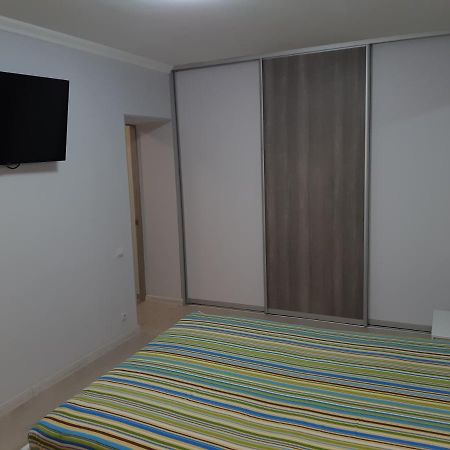 Apartment Near Stadio Metalist คาร์คิฟ ภายนอก รูปภาพ