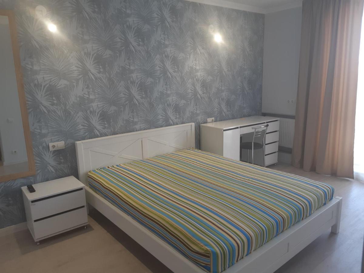 Apartment Near Stadio Metalist คาร์คิฟ ภายนอก รูปภาพ
