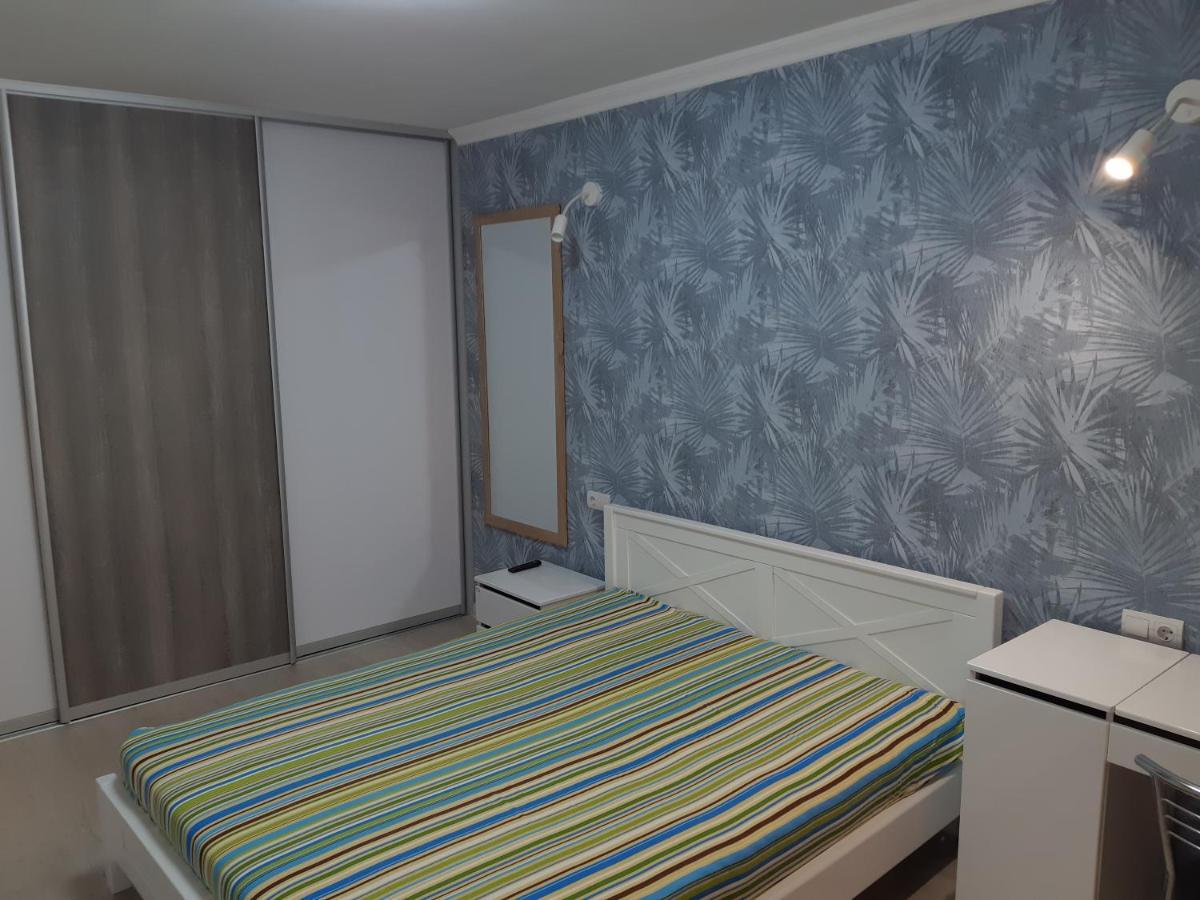 Apartment Near Stadio Metalist คาร์คิฟ ภายนอก รูปภาพ