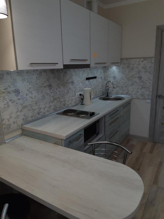 Apartment Near Stadio Metalist คาร์คิฟ ภายนอก รูปภาพ
