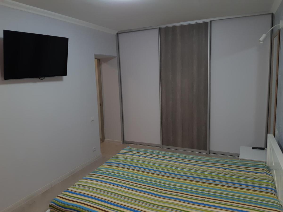 Apartment Near Stadio Metalist คาร์คิฟ ภายนอก รูปภาพ
